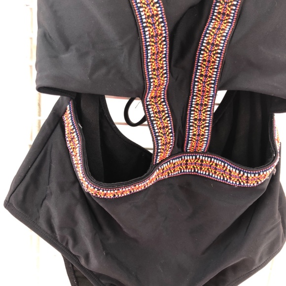 💚 black one piece with beading design - Picture 5 of 10